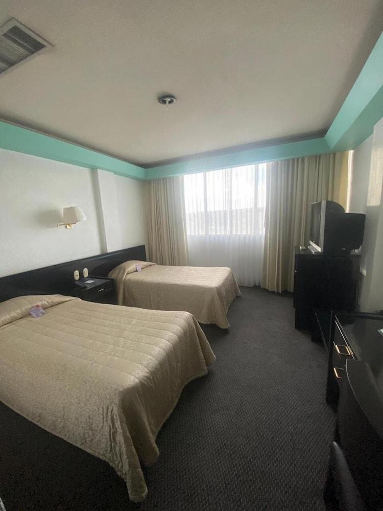 Hotel Real Rex León Buitenkant foto
