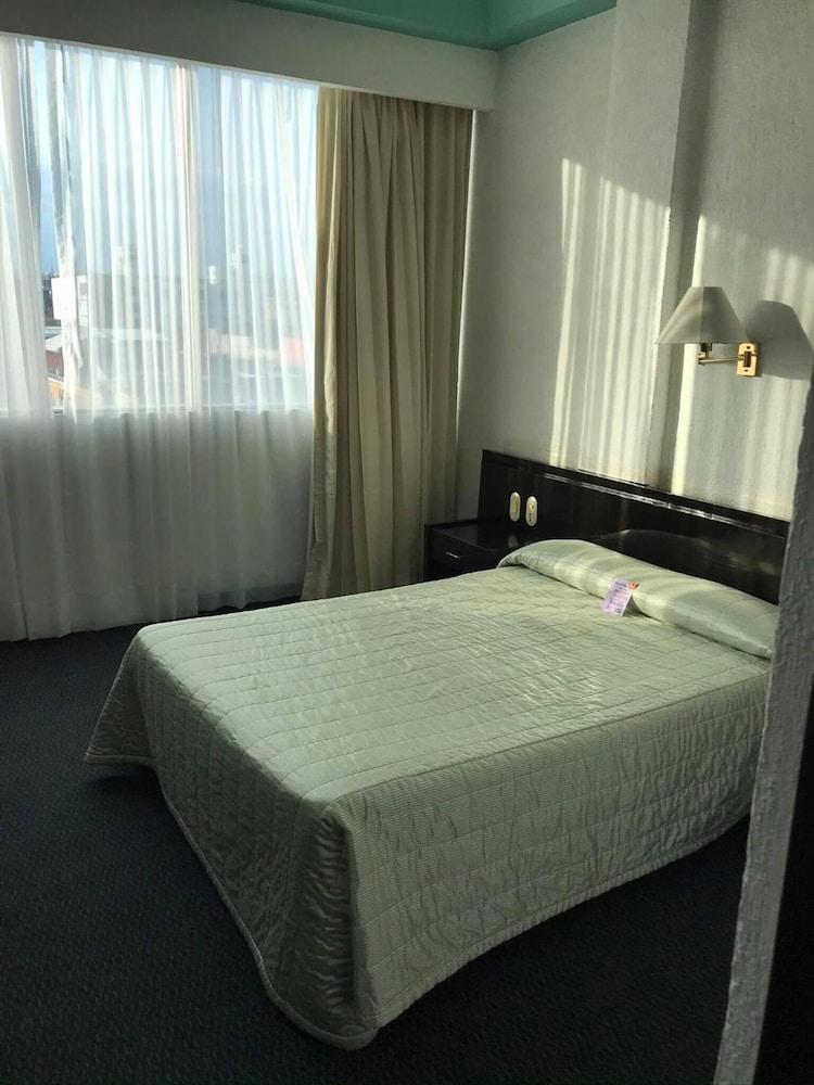Hotel Real Rex León Buitenkant foto