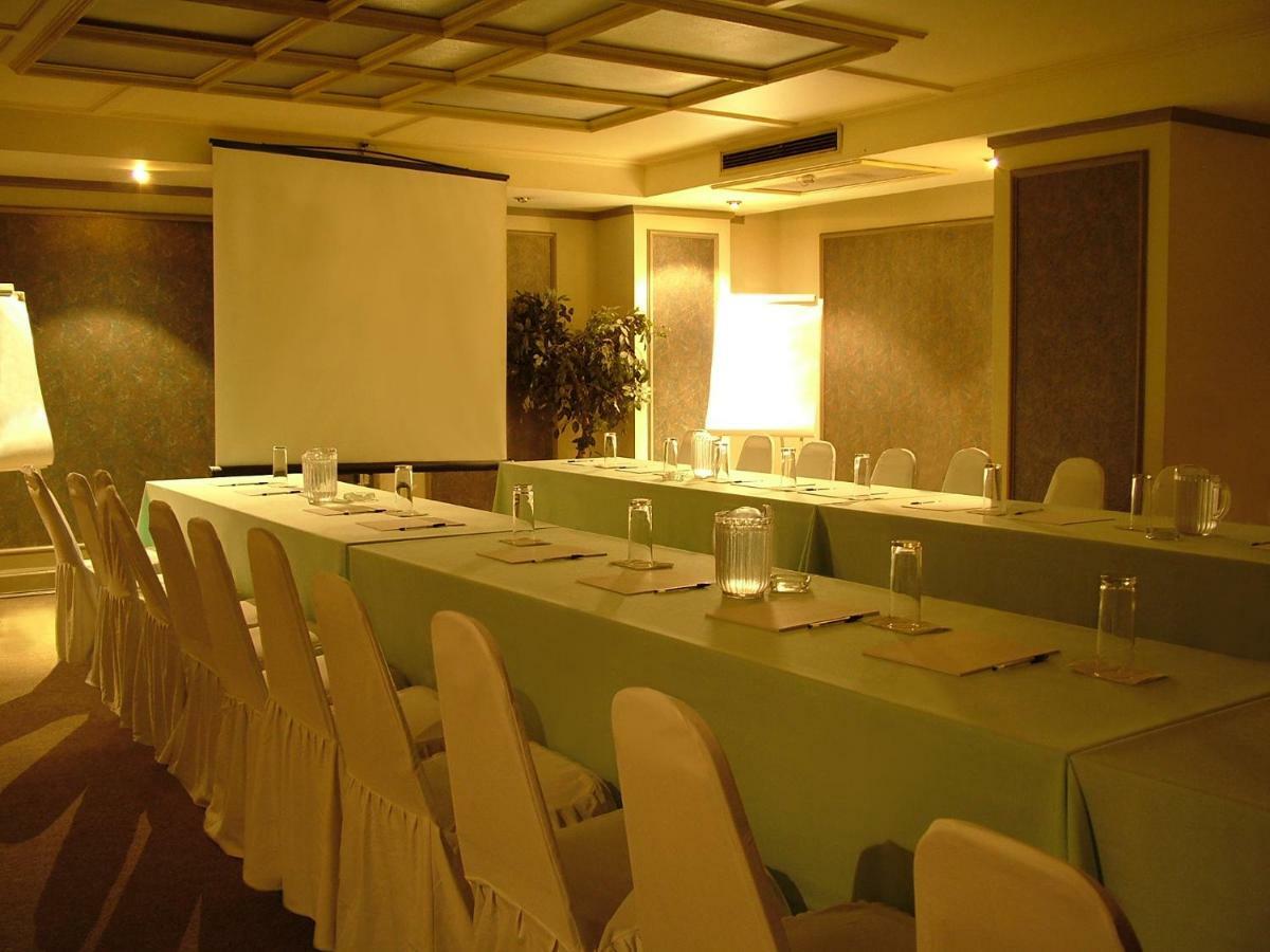 Hotel Real Rex León Buitenkant foto